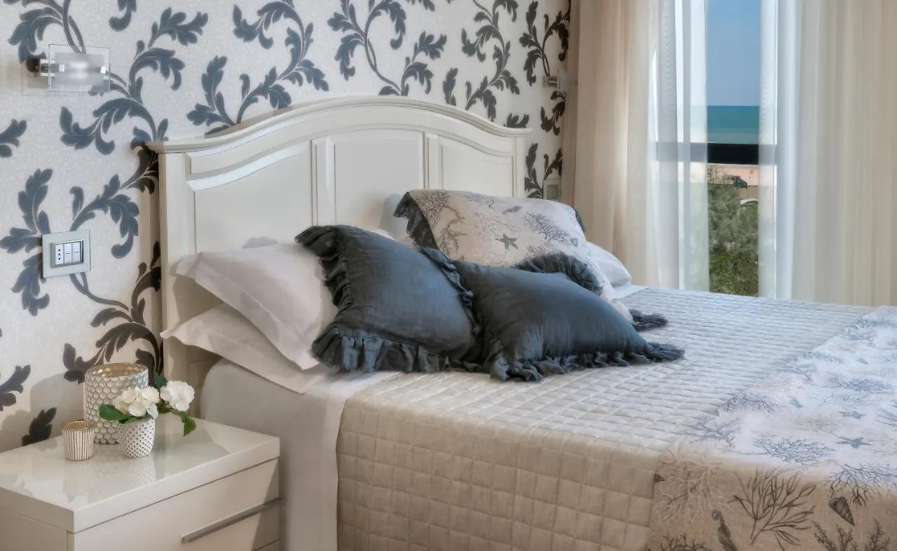 Hotel Vistamare Rivazzurra Di Rimini 3*,  イタリア